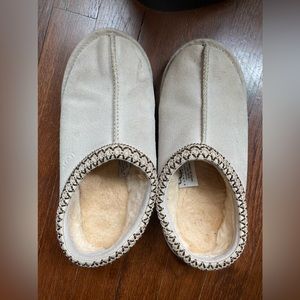 UGG Womens Tasman size 8